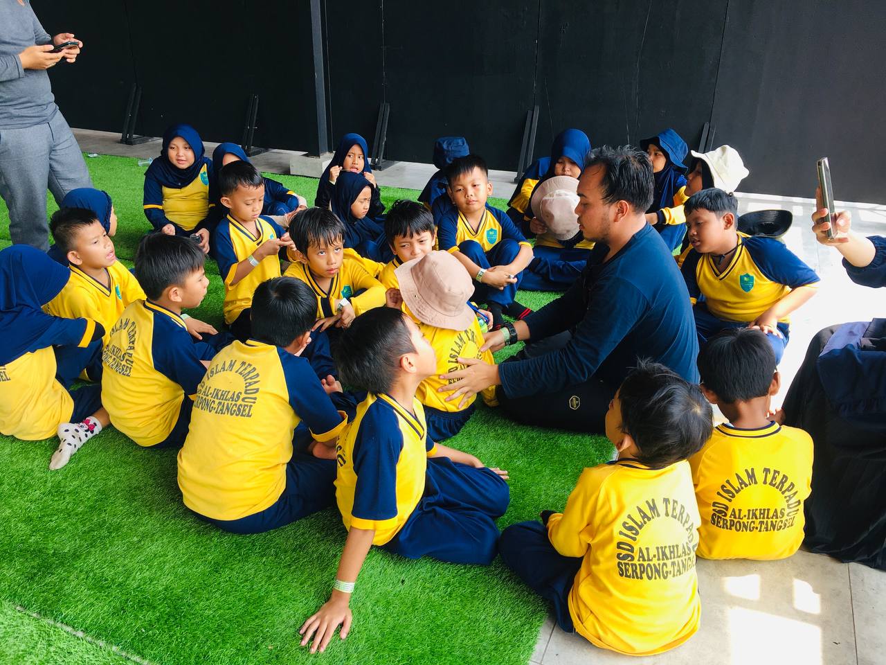 Keseruan belajar anak di kelas