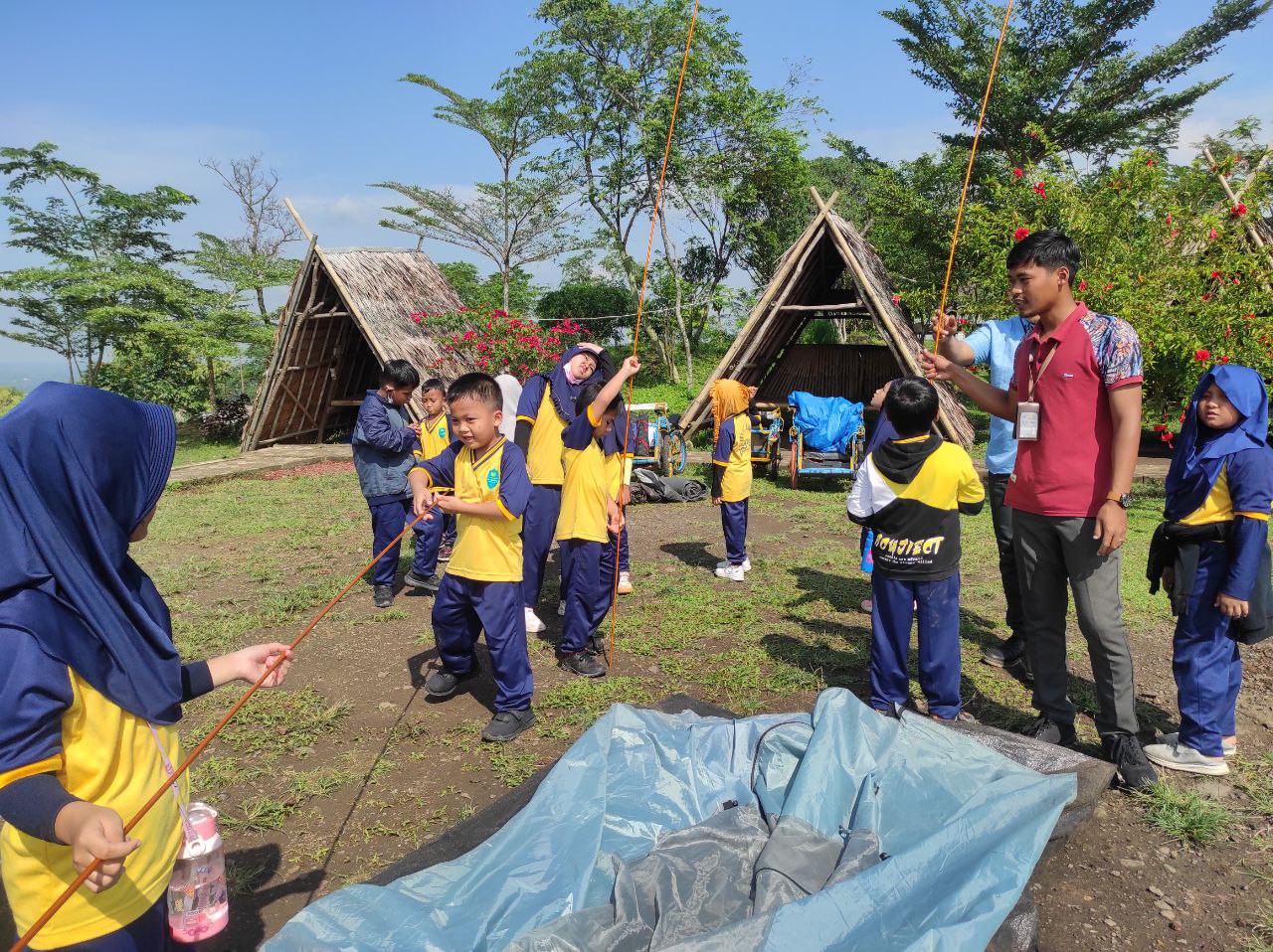 Pembentukan Karakter & Kemandirian Anak